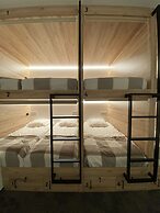 Sleep Lounge Terminal D - Hostel