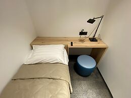 Sleep Lounge Terminal D - Hostel