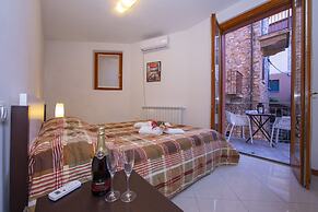 Fontana Del Lago Apt. 2