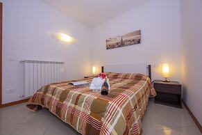 Fontana Del Lago Apt. 4