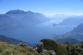 La Perla Di Sonenga - Giardino