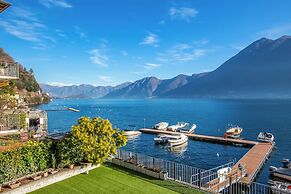 Argegno Fronte Lago