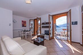 Fontana Del Lago Apt. 6