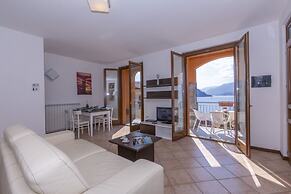 Fontana Del Lago Apt. 6