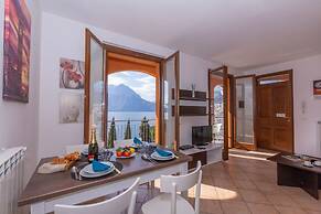 Fontana Del Lago Apt. 6