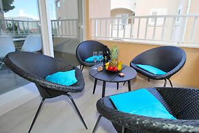 Bacan Family Apartments