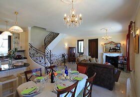 Le Petit Palais Villa