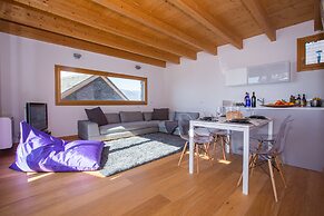 Riva Bellano Camelia 1