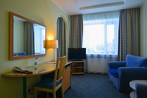 Hotel Mayak - Om Building