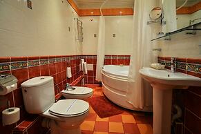 Hotel Mayak - Om Building