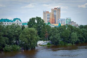 Hotel Mayak - Om Building