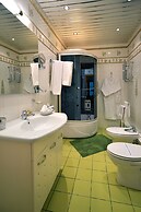 Hotel Mayak - Om Building