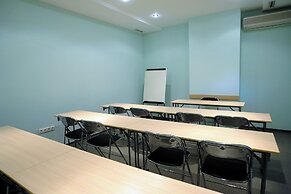 Hotel Mayak - Om Building