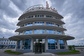 Hotel Mayak - Om Building