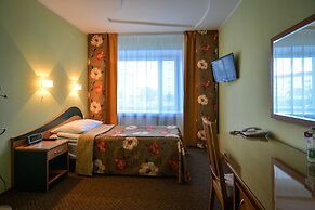 Hotel Mayak - Om Building