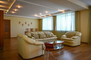 Hotel Mayak - Om Building