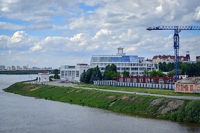 Hotel Mayak - Om Building
