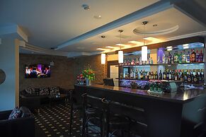 Hotel Mayak - Om Building