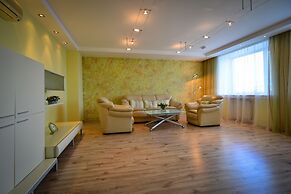 Hotel Mayak - Om Building