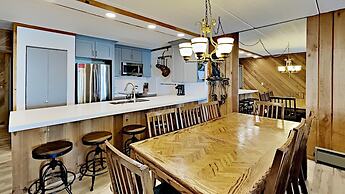 Slopeside 1849 Condos - Comfortable 3 BR Condos with Full Kitchens