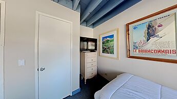 Upgraded 4 Bedrooms at 1849 Condos - Slopeside To Skiing & Mountain Bi