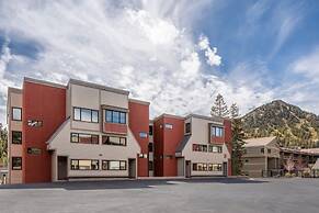 Upgraded 4 Bedrooms at 1849 Condos - Slopeside To Skiing & Mountain Bi