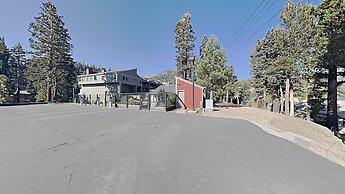 Upgraded 4 Bedrooms at 1849 Condos - Slopeside To Skiing & Mountain Bi