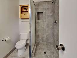 Upgraded 4 Bedrooms at 1849 Condos - Slopeside To Skiing & Mountain Bi