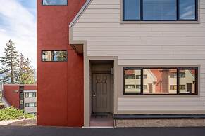 Upgraded 4 Bedrooms at 1849 Condos - Slopeside To Skiing & Mountain Bi