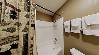 Upgraded 4 Bedrooms at 1849 Condos - Slopeside To Skiing & Mountain Bi