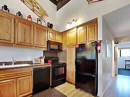 Upgraded 4 Bedrooms at 1849 Condos - Slopeside To Skiing & Mountain Bi