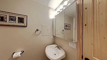 Upgraded 4 Bedrooms at 1849 Condos - Slopeside To Skiing & Mountain Bi