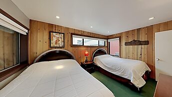 Upgraded 4 Bedrooms at 1849 Condos - Slopeside To Skiing & Mountain Bi