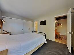 Upgraded 4 Bedrooms at 1849 Condos - Slopeside To Skiing & Mountain Bi