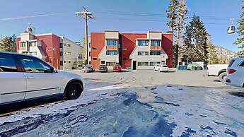 Upgraded 4 Bedrooms at 1849 Condos - Slopeside To Skiing & Mountain Bi