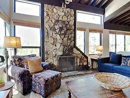 Upgraded 4 Bedrooms at 1849 Condos - Slopeside To Skiing & Mountain Bi