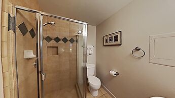 Upgraded 4 Bedrooms at 1849 Condos - Slopeside To Skiing & Mountain Bi