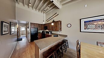 Upgraded 4 Bedrooms at 1849 Condos - Slopeside To Skiing & Mountain Bi