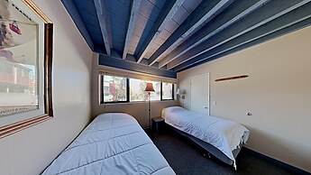 Upgraded 4 Bedrooms at 1849 Condos - Slopeside To Skiing & Mountain Bi