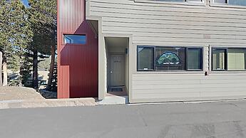 Upgraded 4 Bedrooms at 1849 Condos - Slopeside To Skiing & Mountain Bi