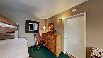 Upgraded 4 Bedrooms at 1849 Condos - Slopeside To Skiing & Mountain Bi