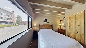 Upgraded 4 Bedrooms at 1849 Condos - Slopeside To Skiing & Mountain Bi