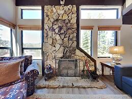 Upgraded 4 Bedrooms at 1849 Condos - Slopeside To Skiing & Mountain Bi