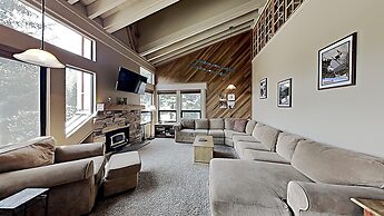 Upgraded 4 Bedrooms at 1849 Condos - Slopeside To Skiing & Mountain Bi