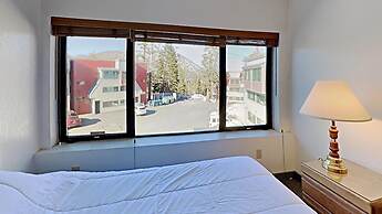 Upgraded 4 Bedrooms at 1849 Condos - Slopeside To Skiing & Mountain Bi