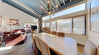 Upgraded 4 Bedrooms at 1849 Condos - Slopeside To Skiing & Mountain Bi