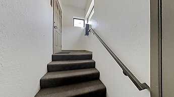 Upgraded 4 Bedrooms at 1849 Condos - Slopeside To Skiing & Mountain Bi