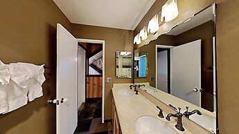 Upgraded 4 Bedrooms at 1849 Condos - Slopeside To Skiing & Mountain Bi