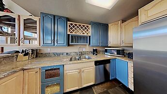 Upgraded 4 Bedrooms at 1849 Condos - Slopeside To Skiing & Mountain Bi