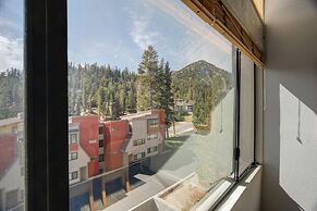 Upgraded 4 Bedrooms at 1849 Condos - Slopeside To Skiing & Mountain Bi